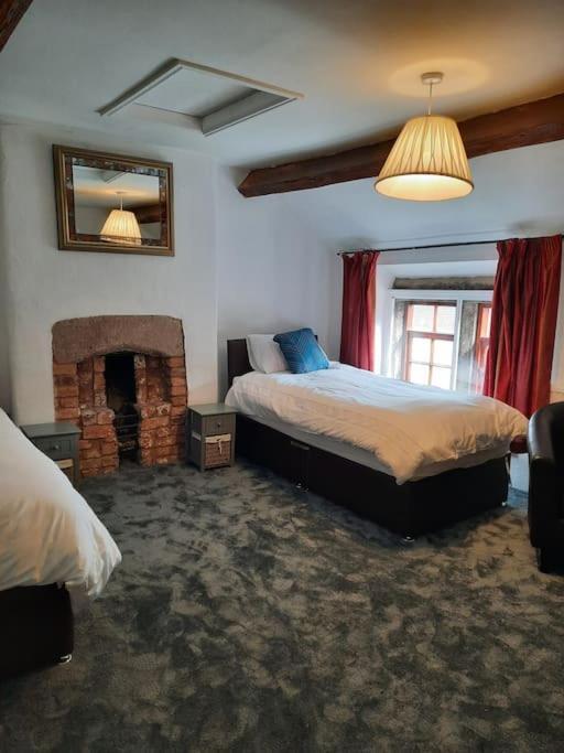 18Th-Century Three-Bedroom Mill Worker'S Cottage 克罗姆福德 外观 照片